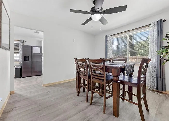 Modern With Screened Porch And Boat Parking Holiday home