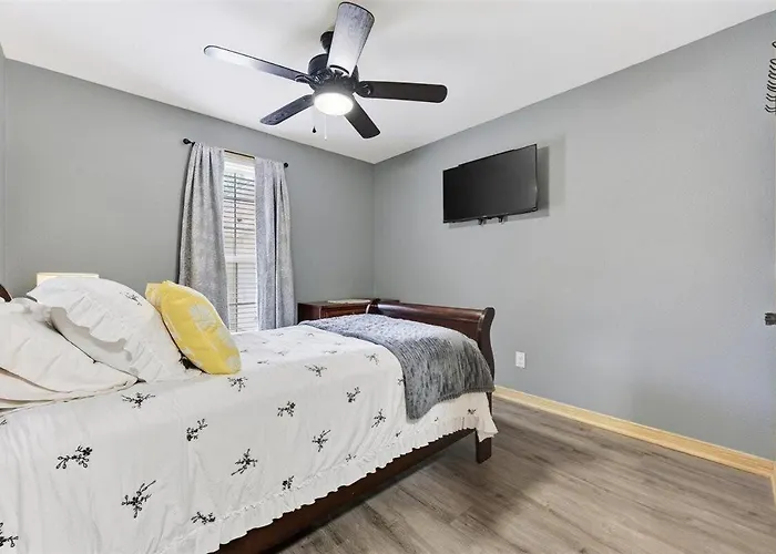 Modern With Screened Porch And Boat Parking * Pensacola
