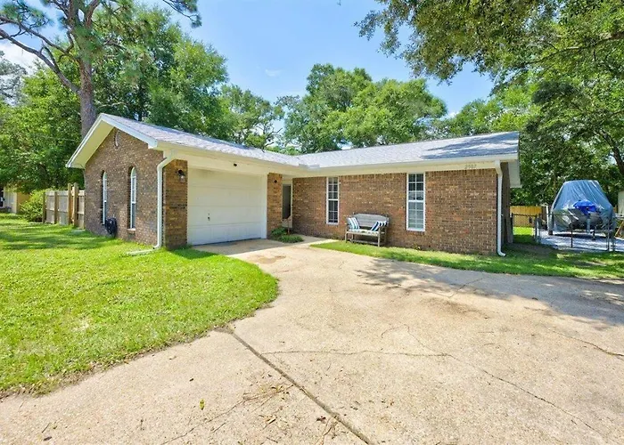 Modern With Screened Porch And Boat Parking *